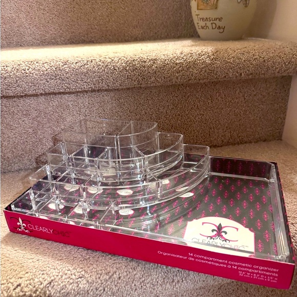 Clear Makeup Organizer - Picture 2 of 4